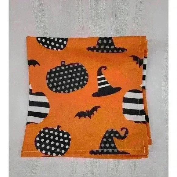 Set of 6-Cynthia Rowley-Curious Halloween Napkins - Picture 1 of 4